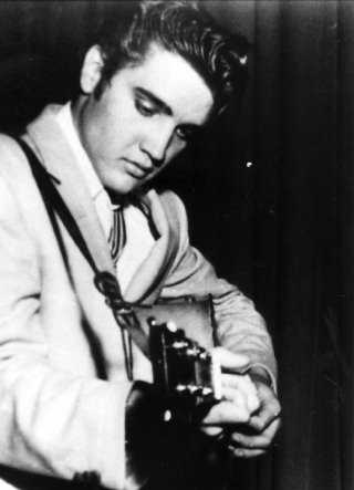Elvis Presley - guitar