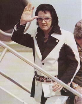 Elvis Presley - Airplane am Einsteigen/winkend